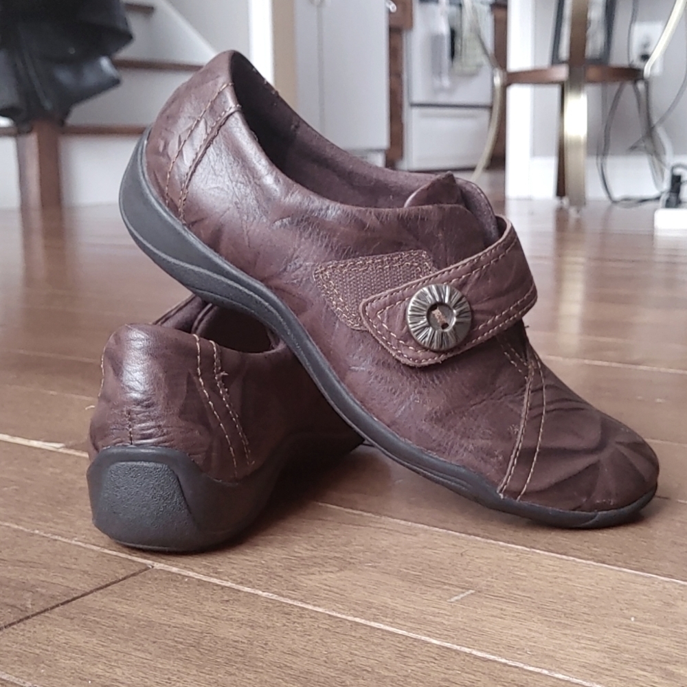 Clarks Artisan Velcro Slip On Comfort Loafer Size 7